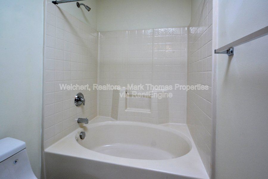 Gallery Image 19