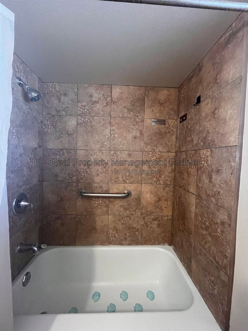 Gallery Image 14