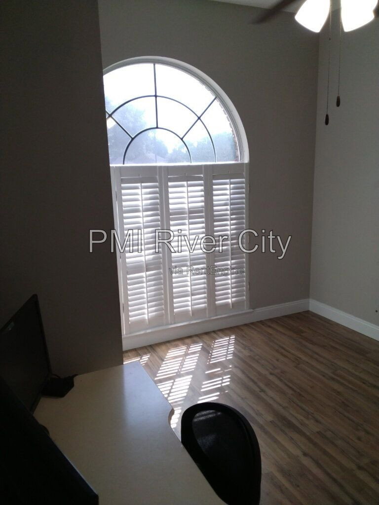 Gallery Image 22