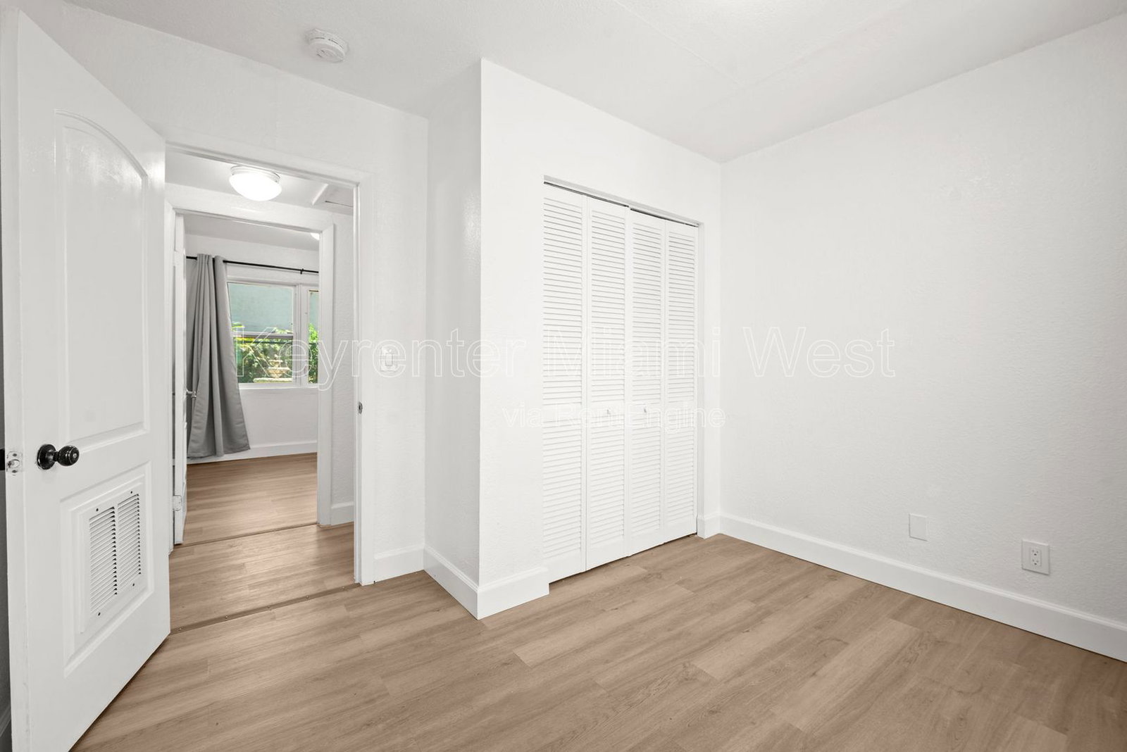 Gallery Image 18