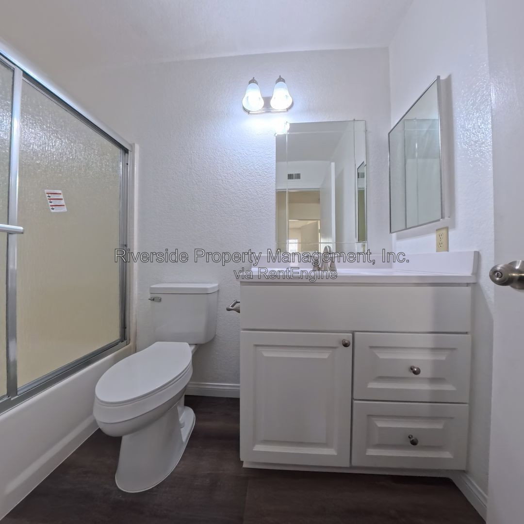 Gallery Image 15