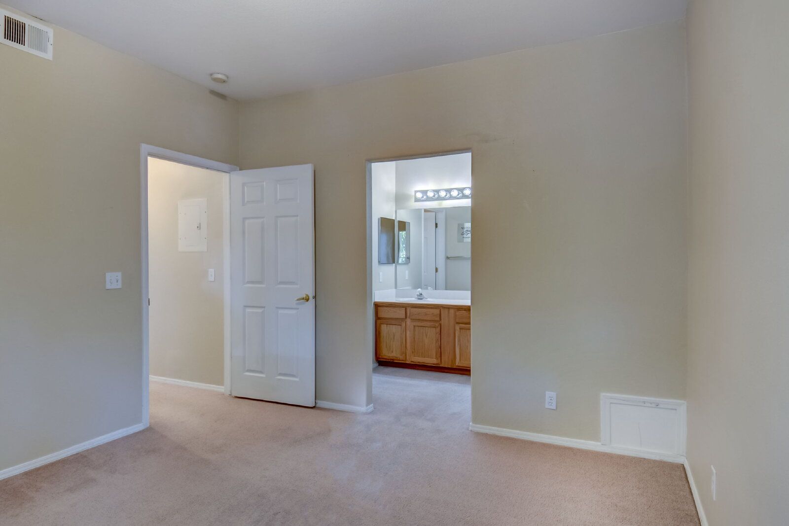 Gallery Image 16