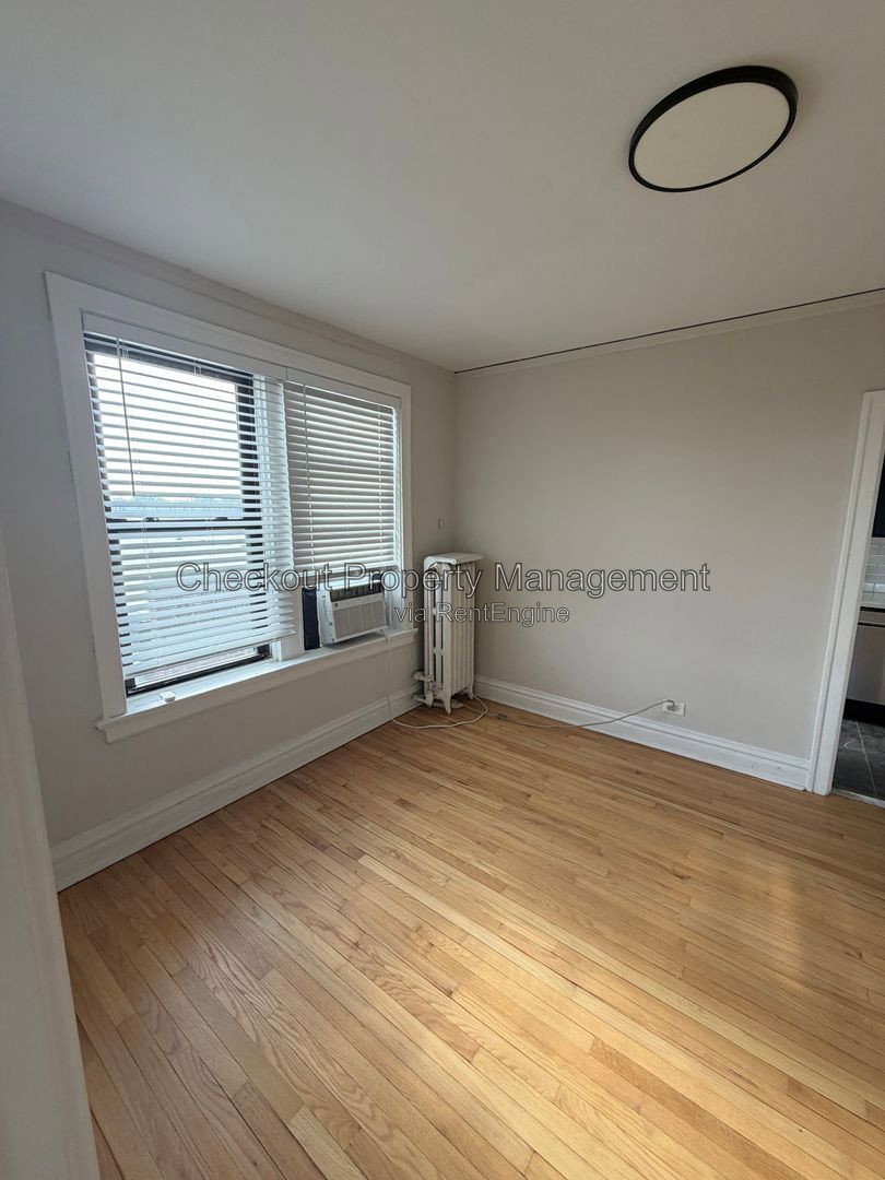 Gallery Image 14
