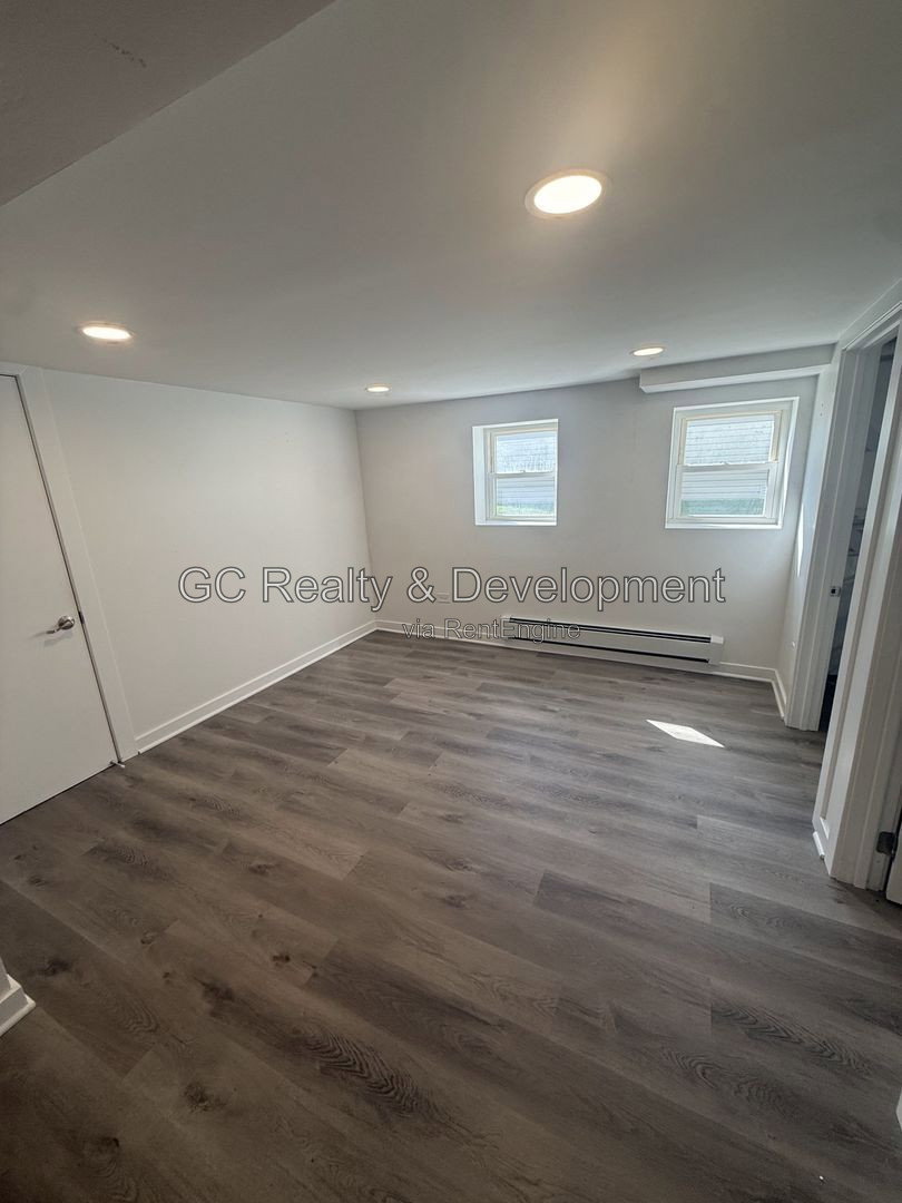 Gallery Image 13