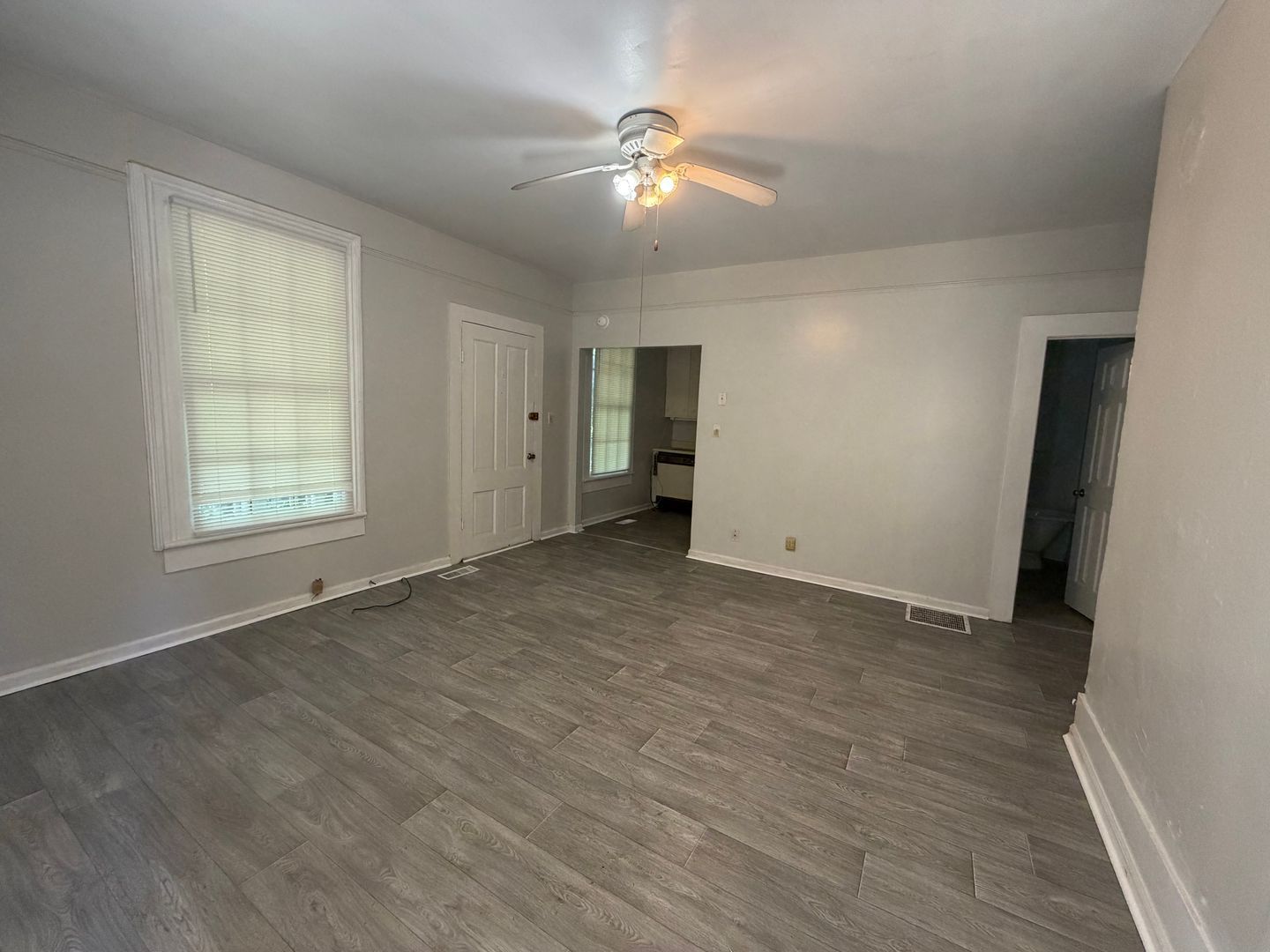 Gallery Image 0