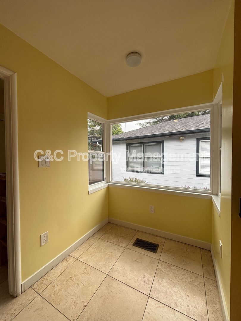 Gallery Image 16