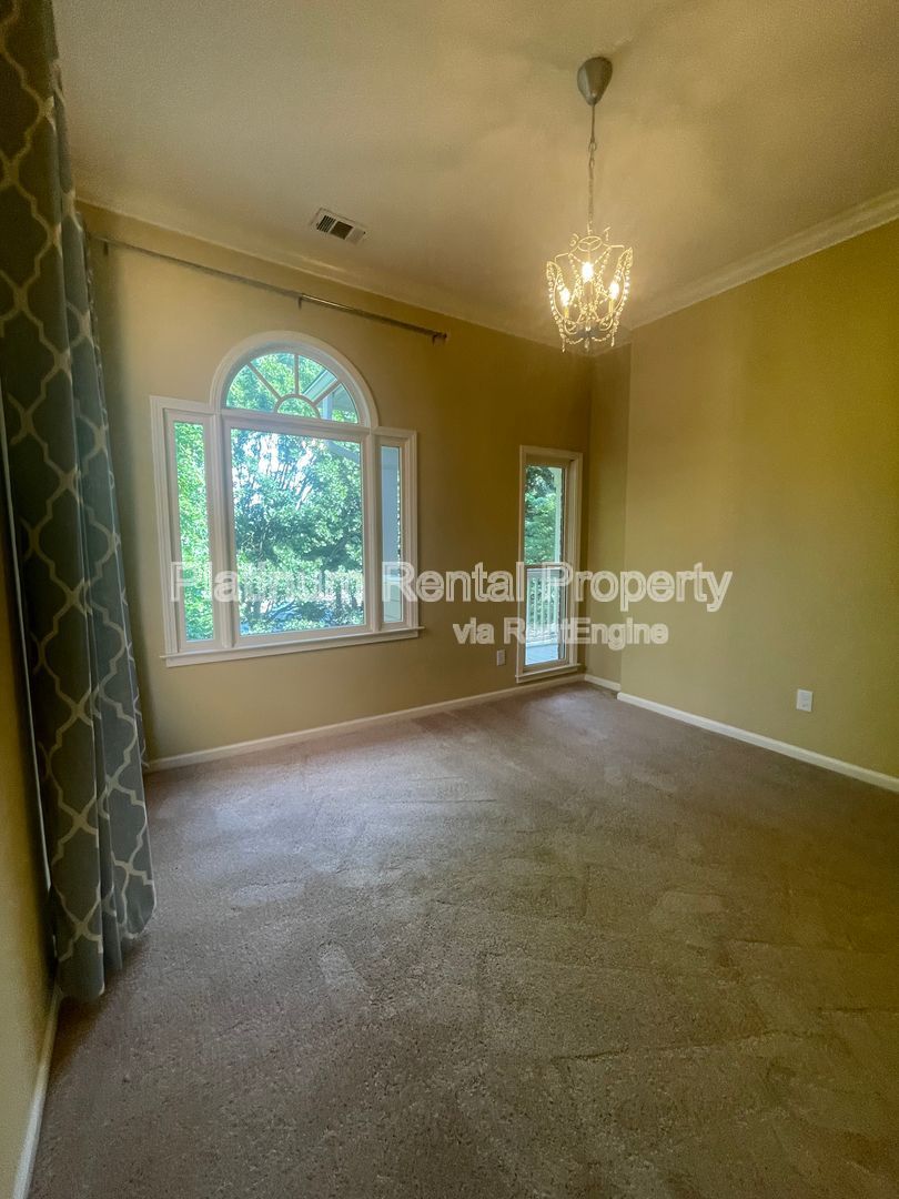 Gallery Image 63