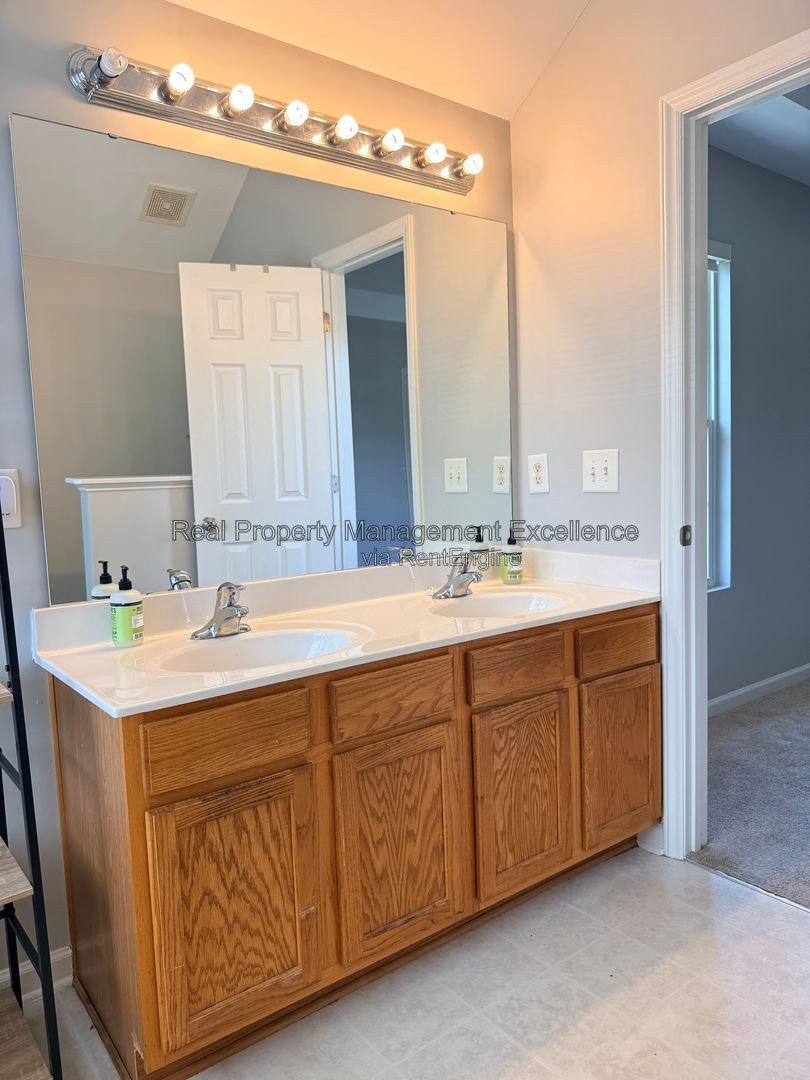 Gallery Image 37