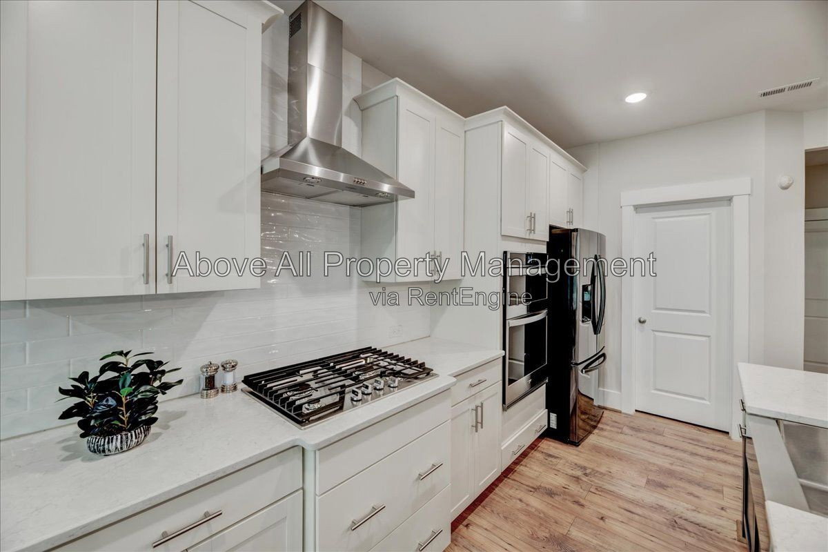 Gallery Image 14