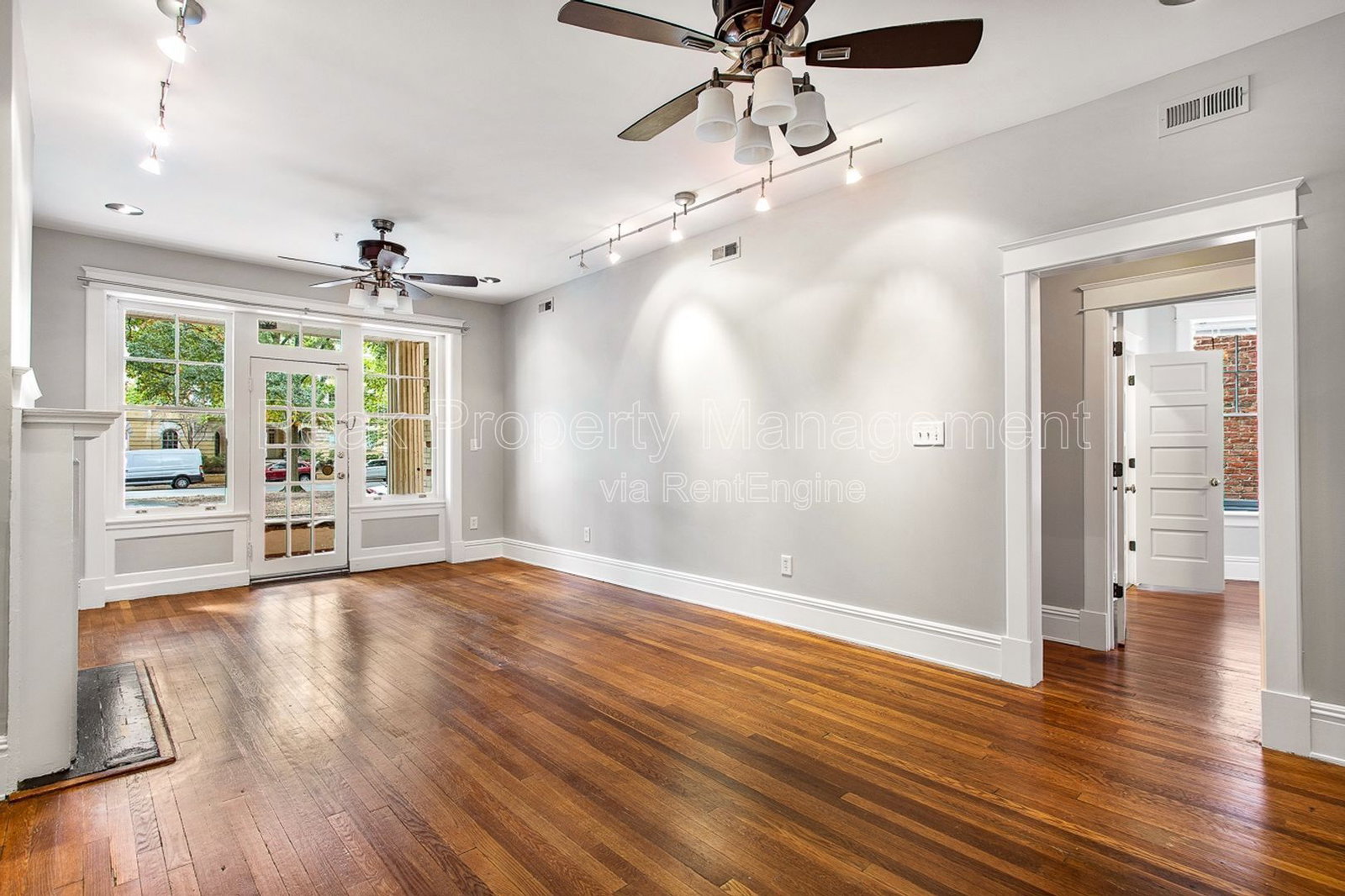 Gallery Image 0