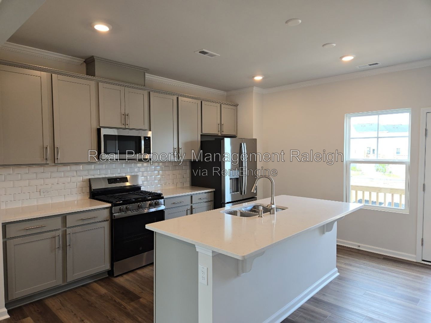 Gallery Image 13