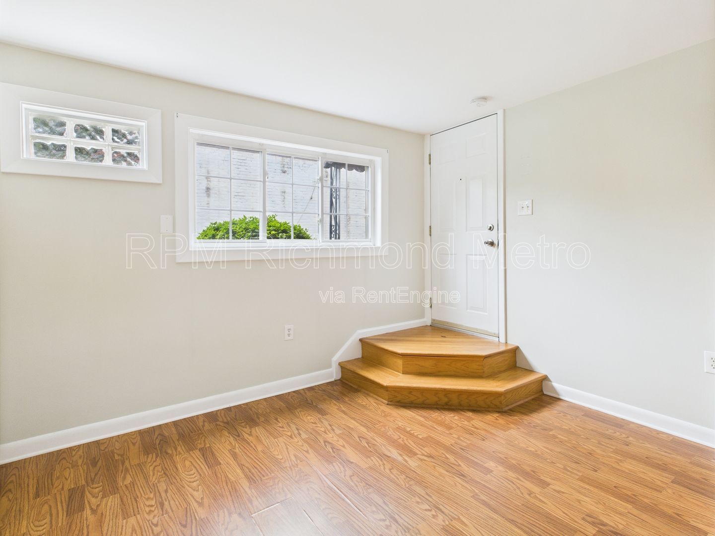 Gallery Image 0