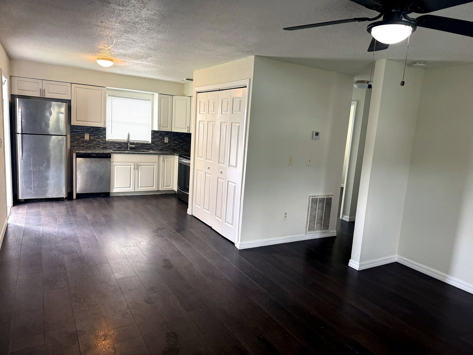 Gallery Image 0