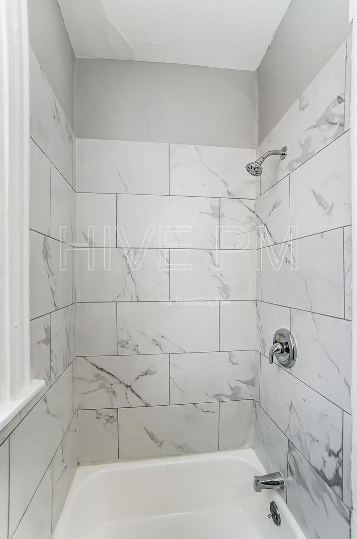Gallery Image 16