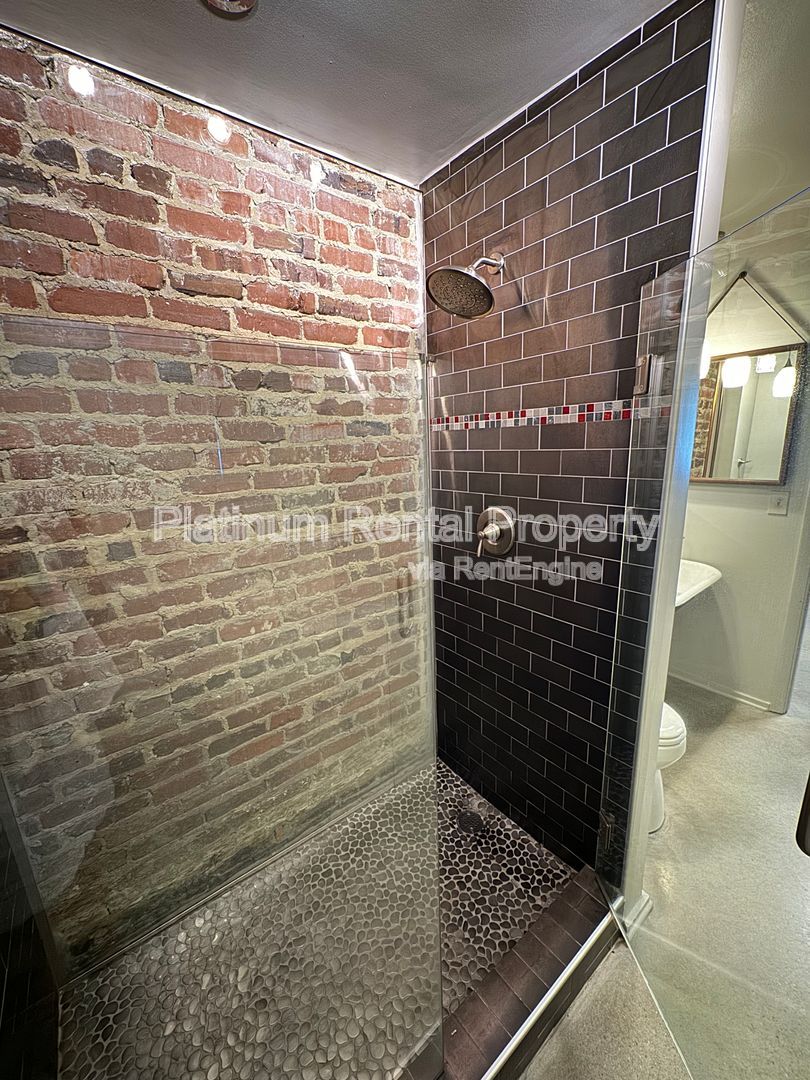 Gallery Image 36
