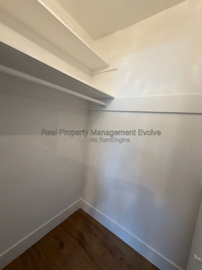 Gallery Image 19