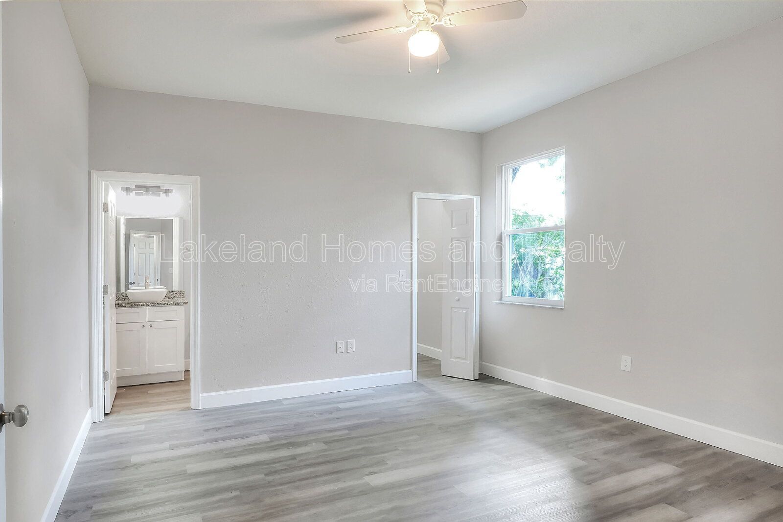 Gallery Image 17