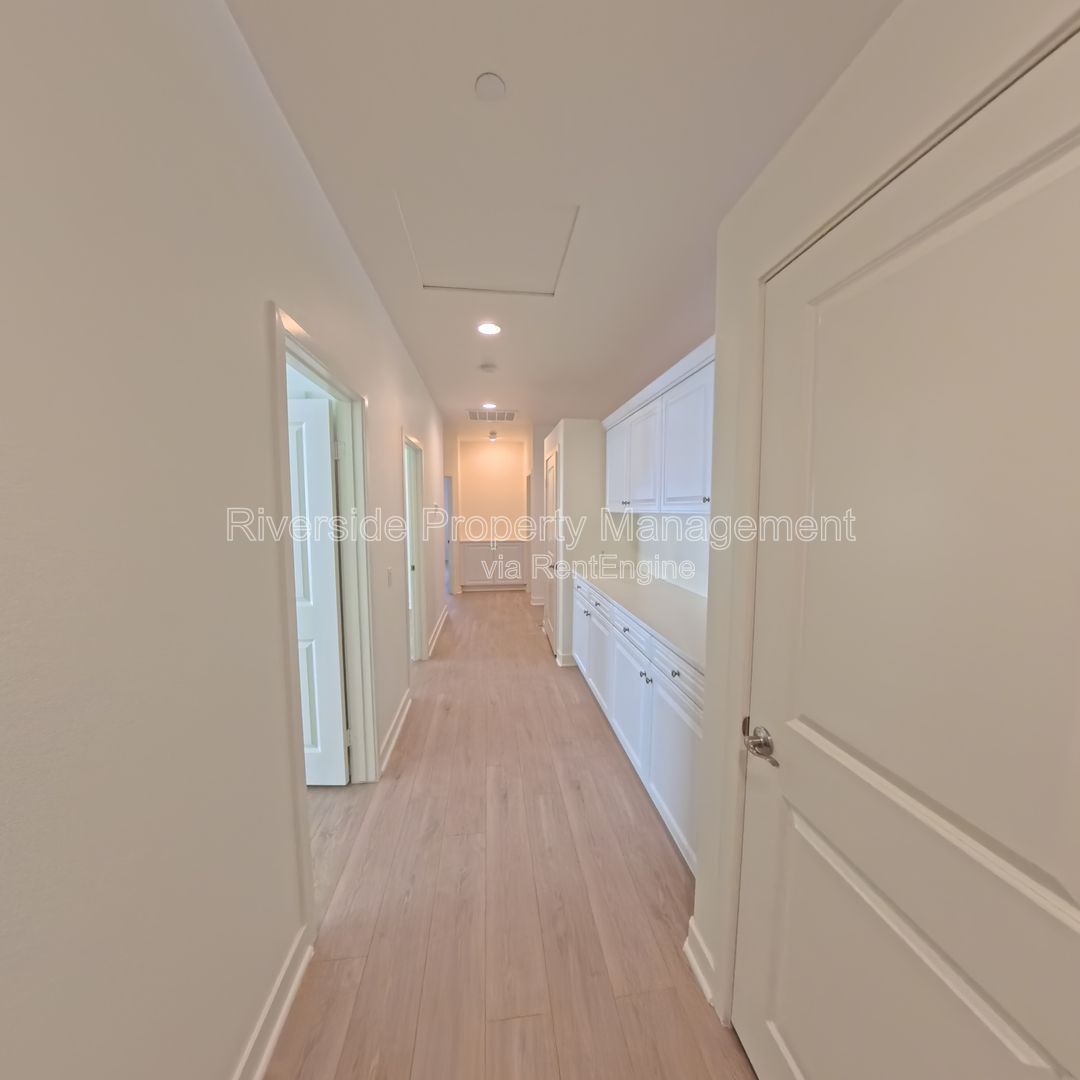 Gallery Image 18