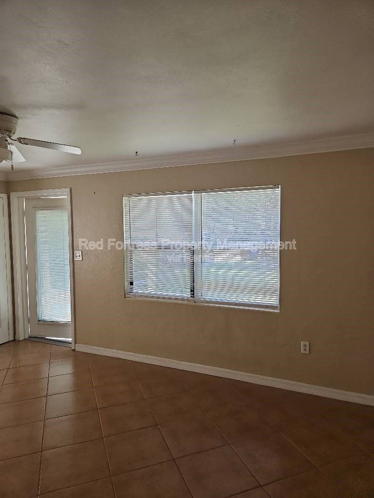 Gallery Image 0