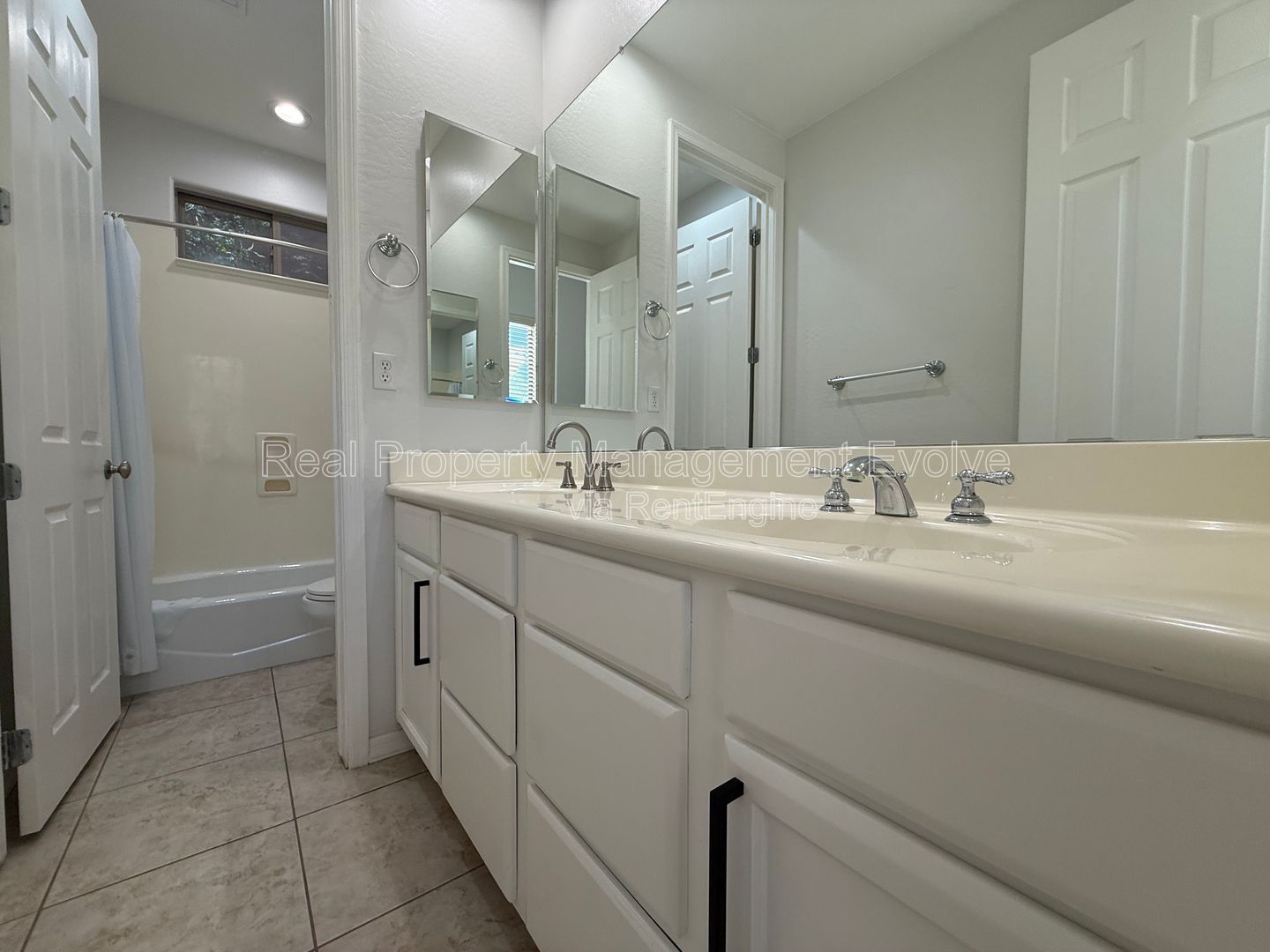 Gallery Image 37