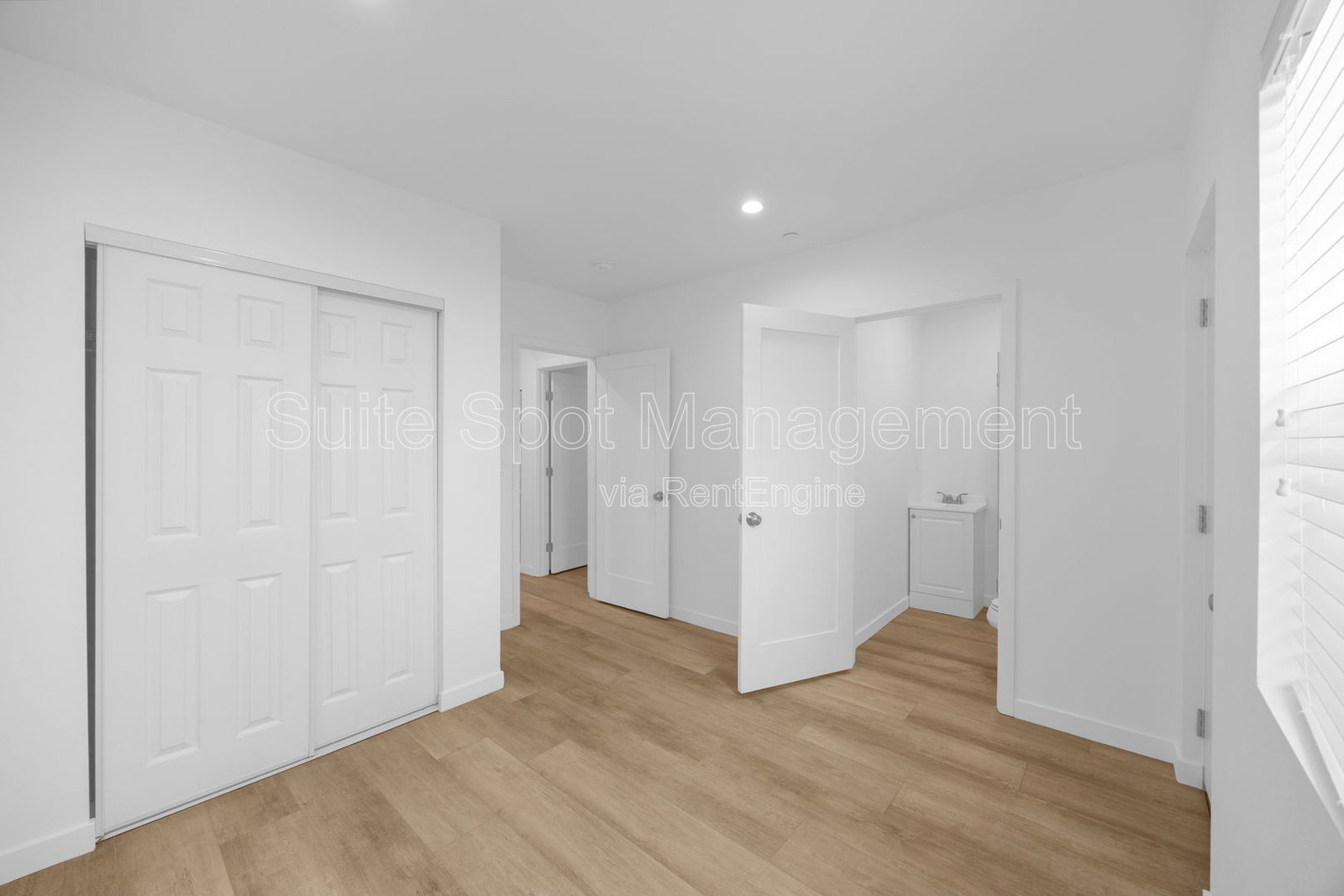 Gallery Image 16