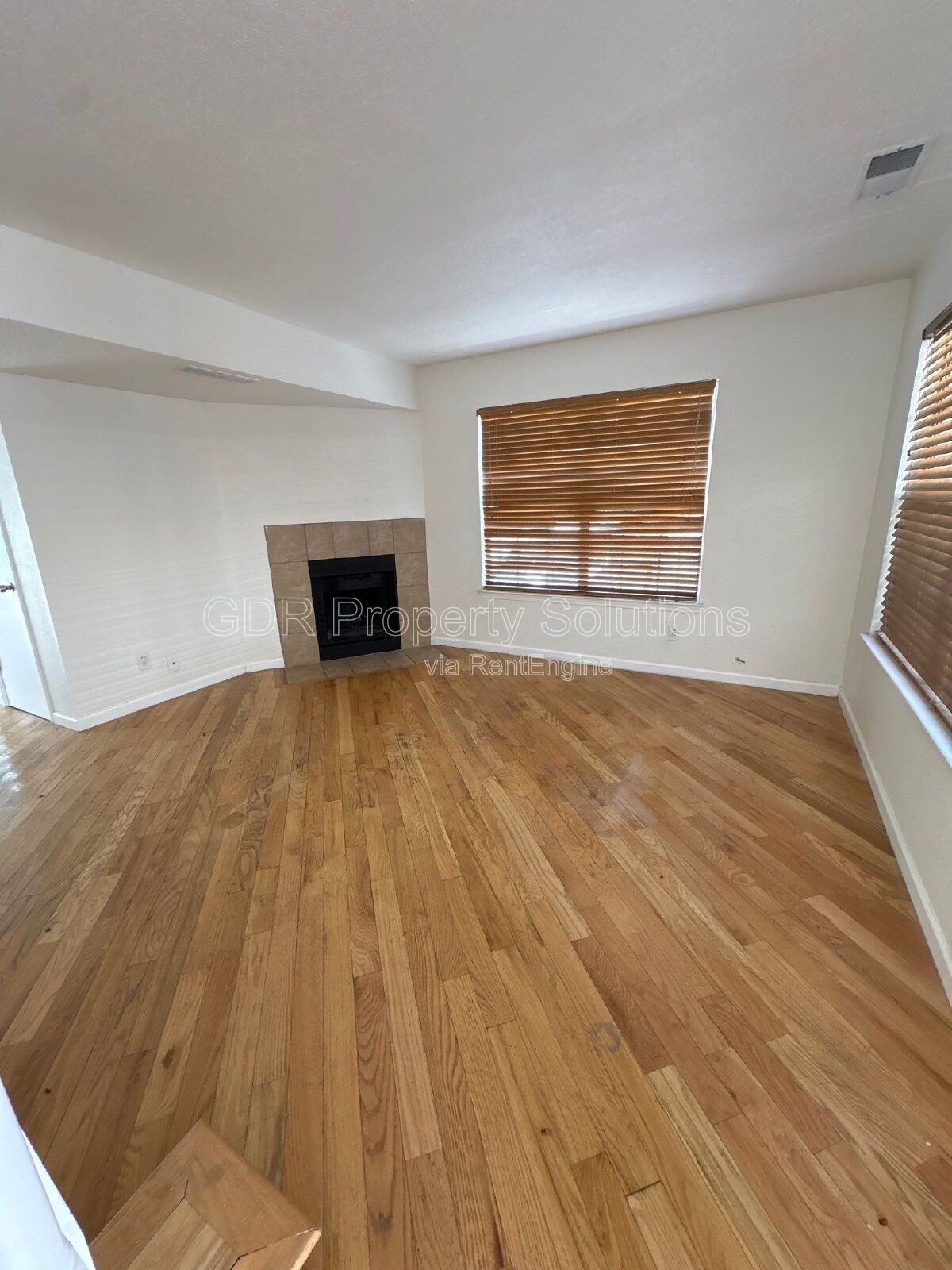 Gallery Image 0