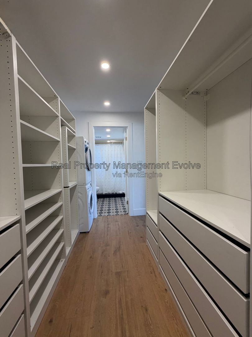 Gallery Image 28