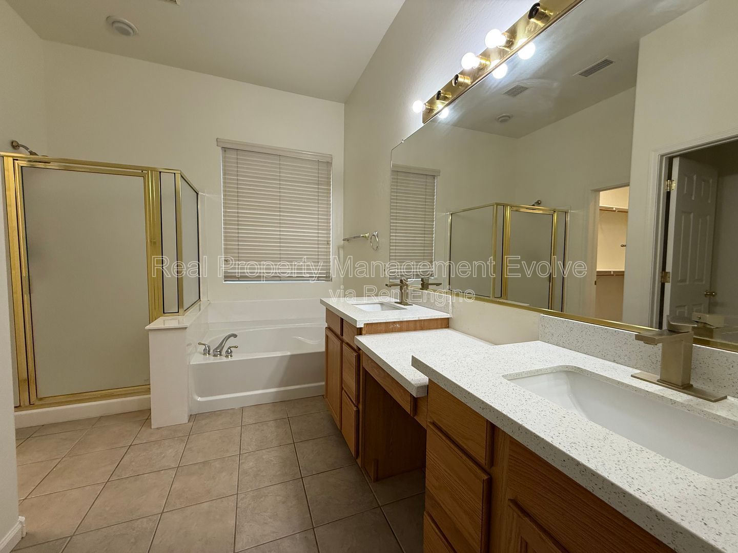 Gallery Image 19