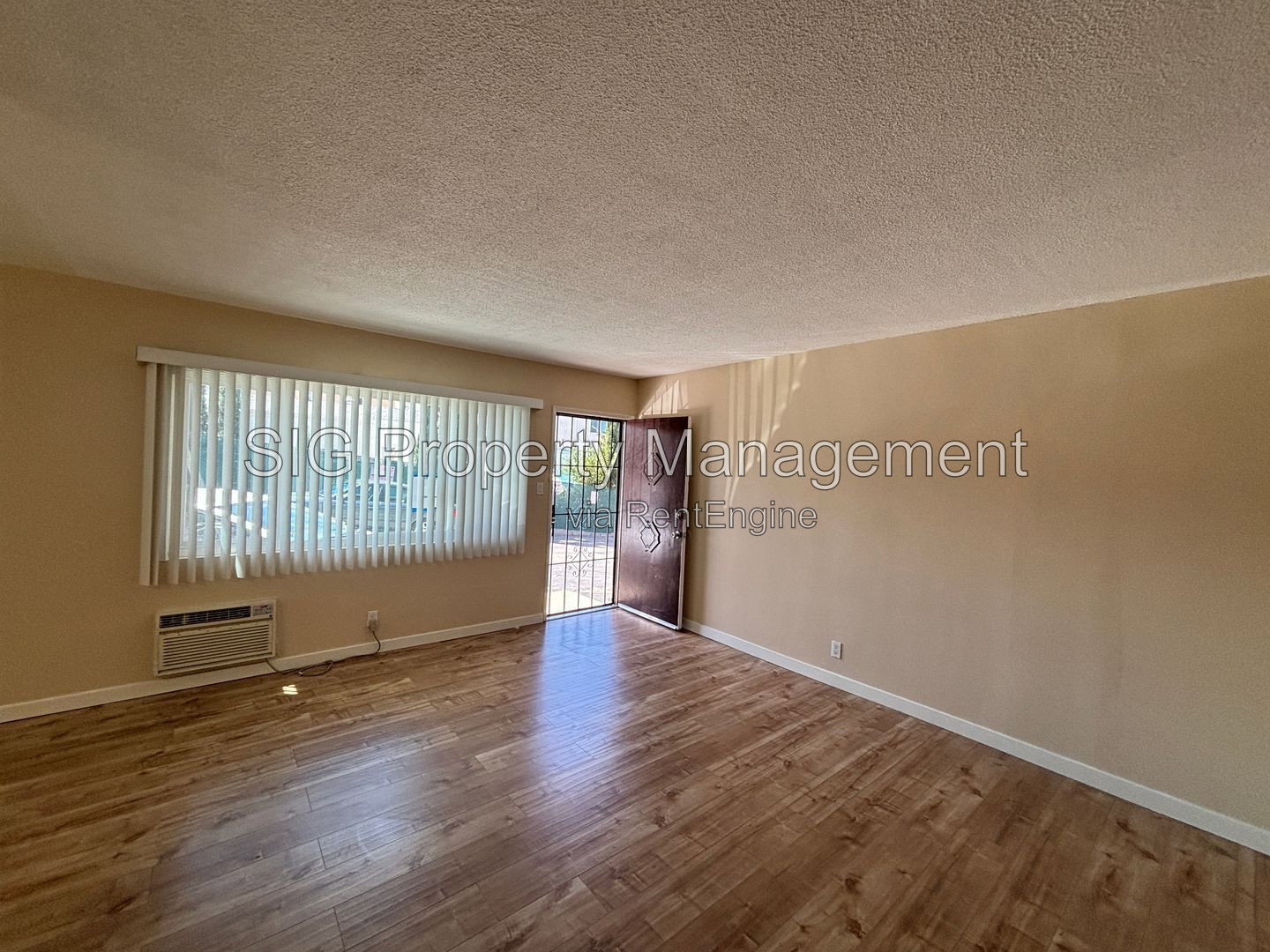 Gallery Image 0