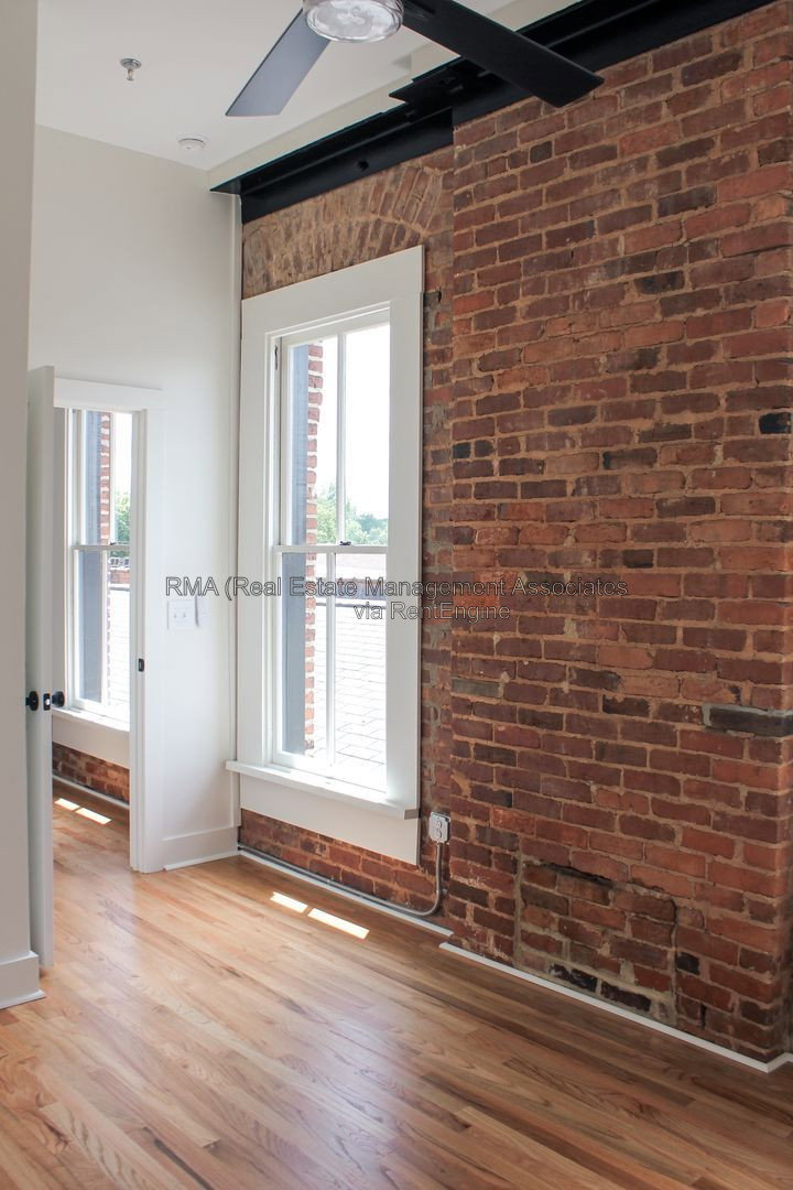 Gallery Image 16