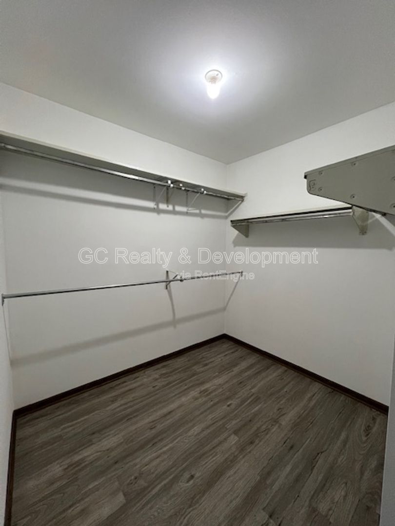 Gallery Image 18