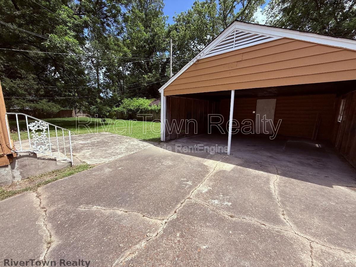 Gallery Image 16