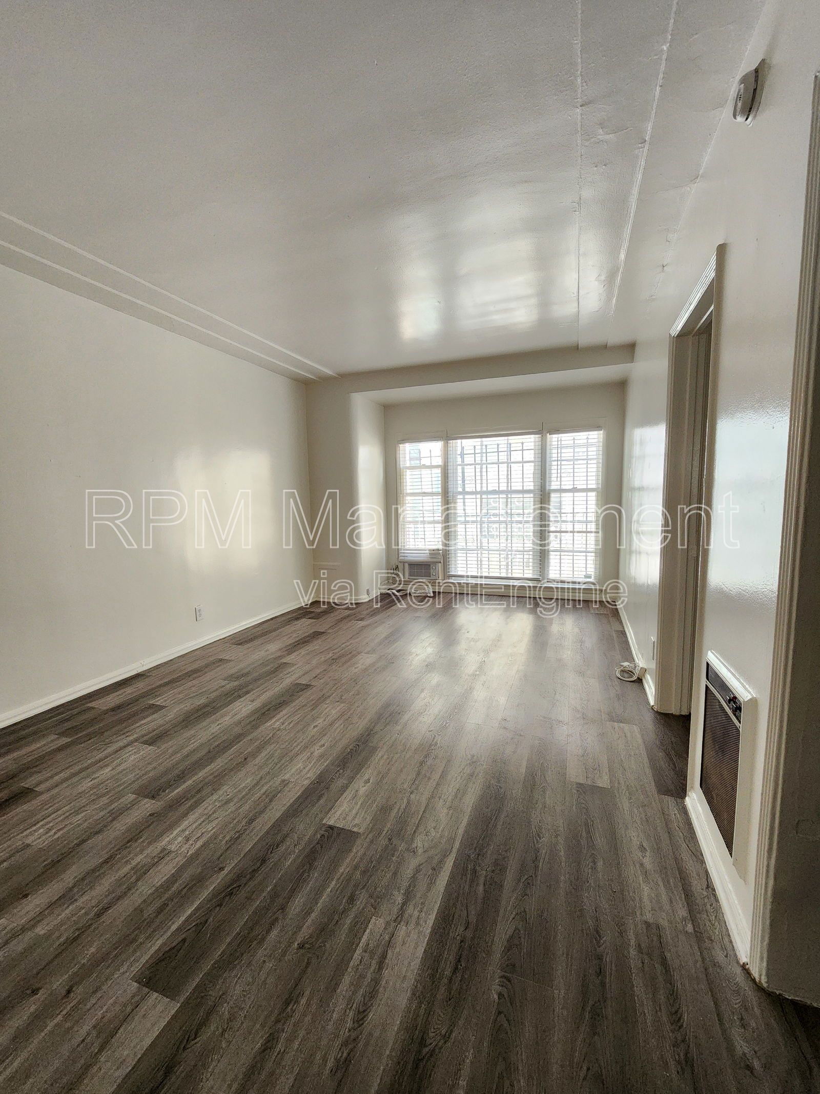 Gallery Image 0