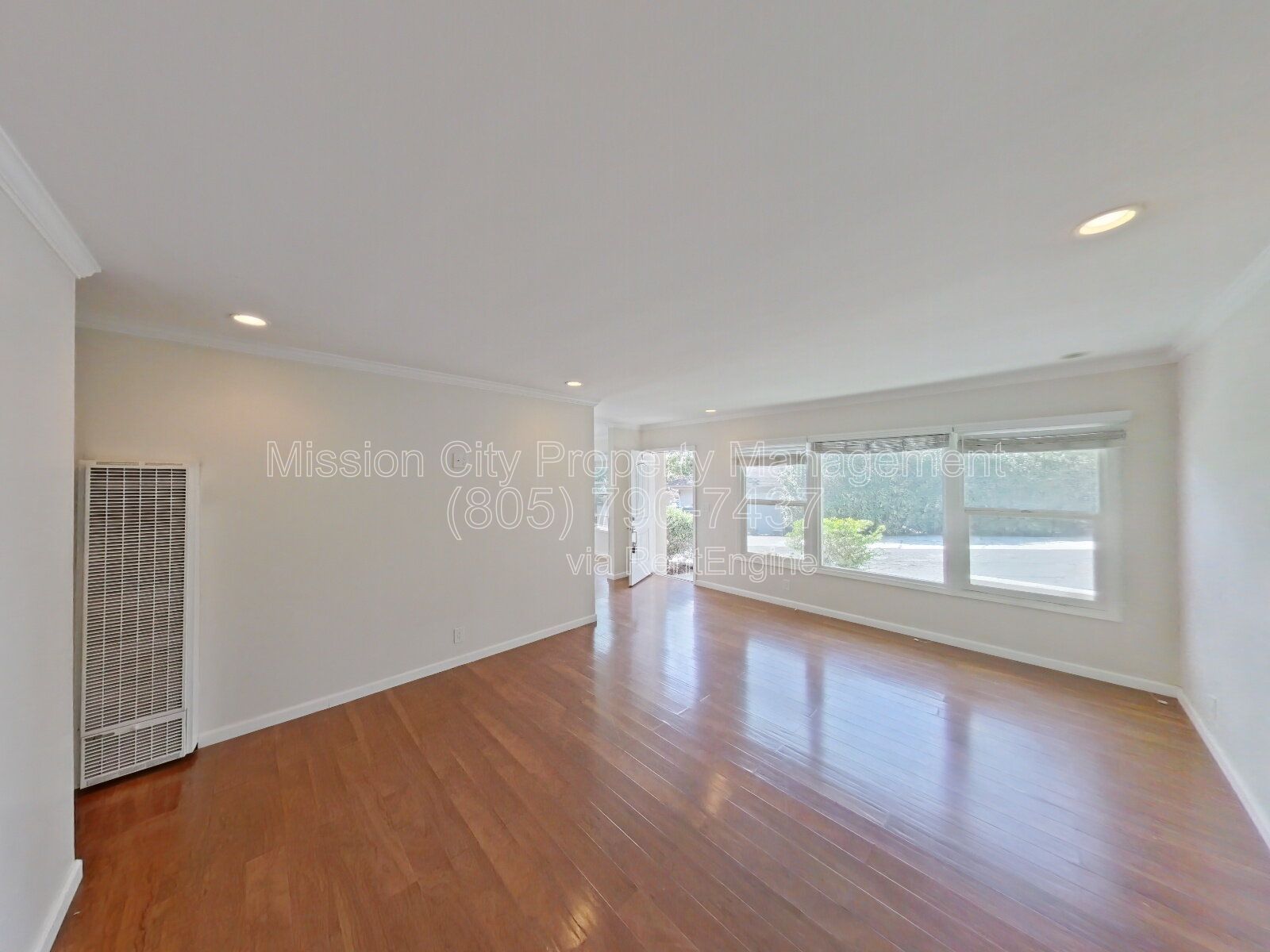 Gallery Image 0