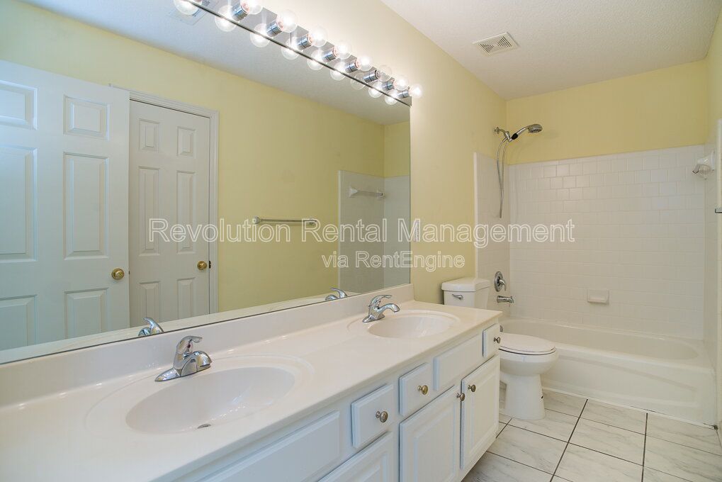 Gallery Image 18