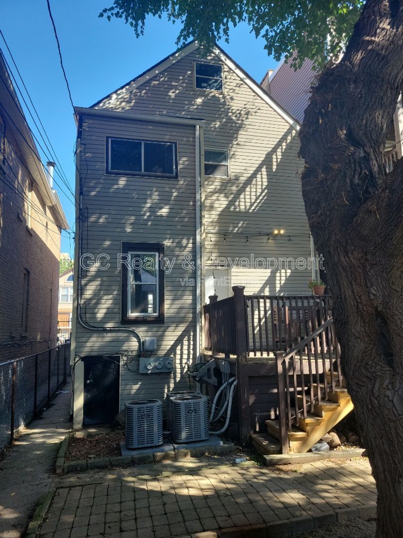 Gallery Image 14