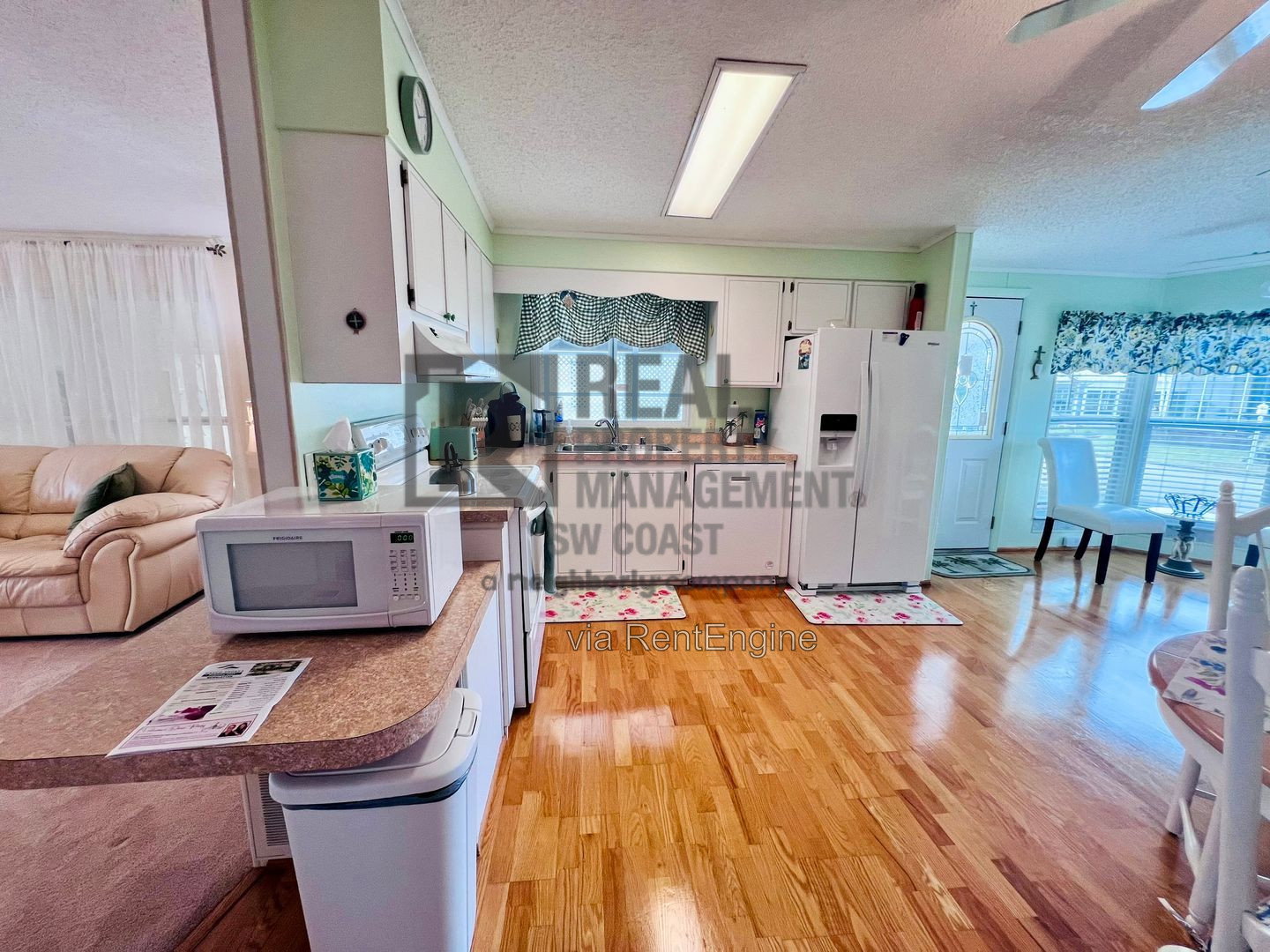 Gallery Image 14