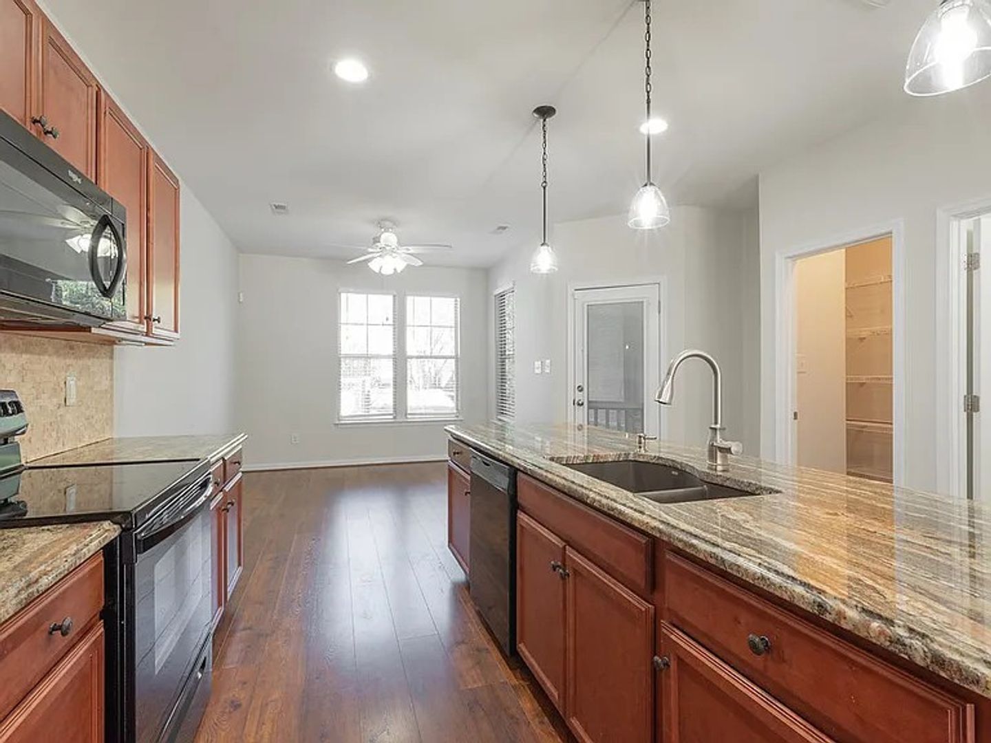 Gallery Image 13