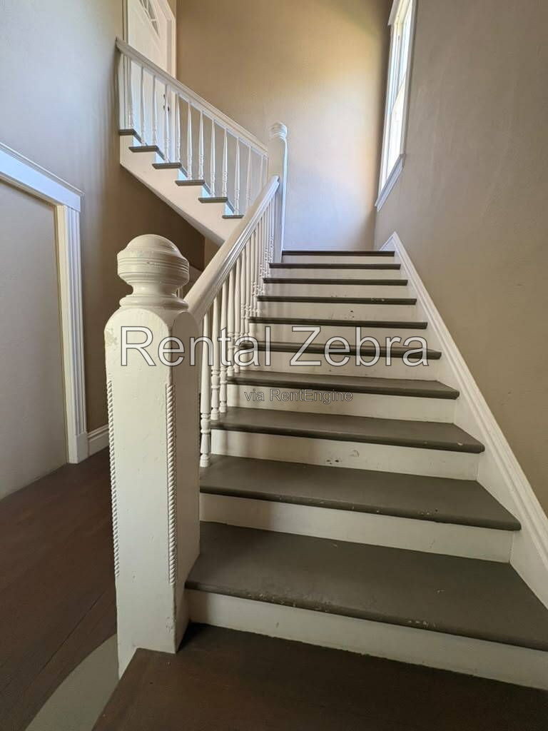 Gallery Image 0