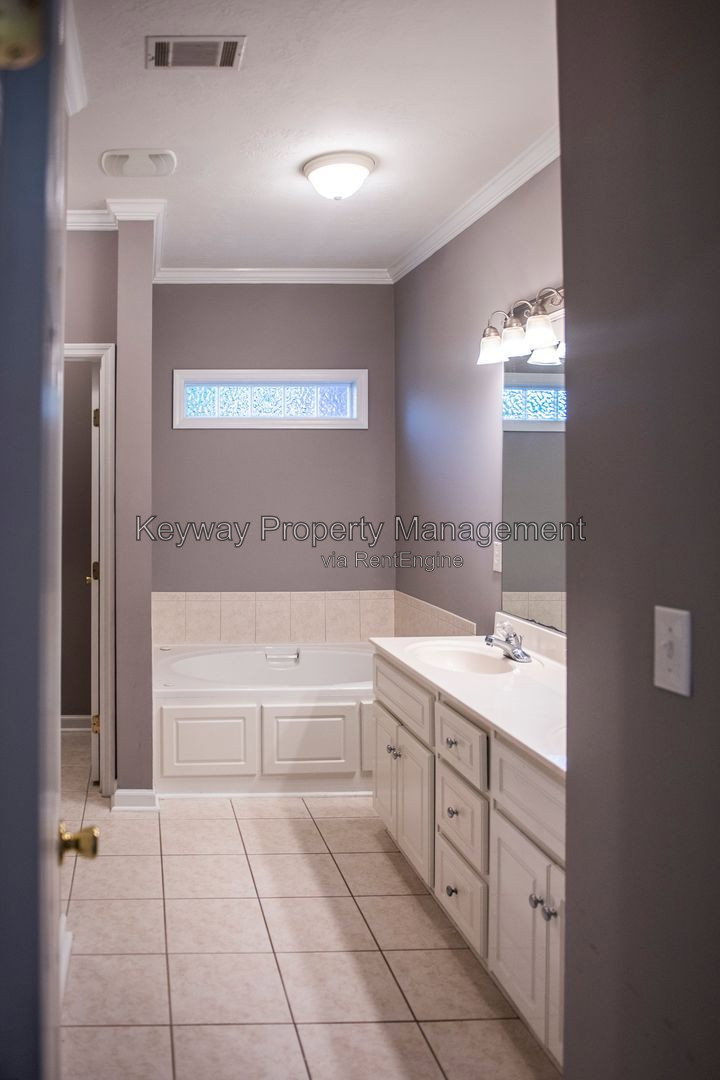 Gallery Image 16