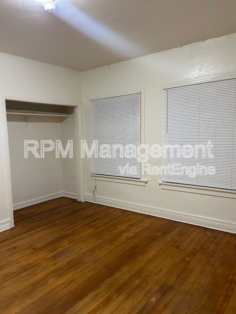 Gallery Image 0