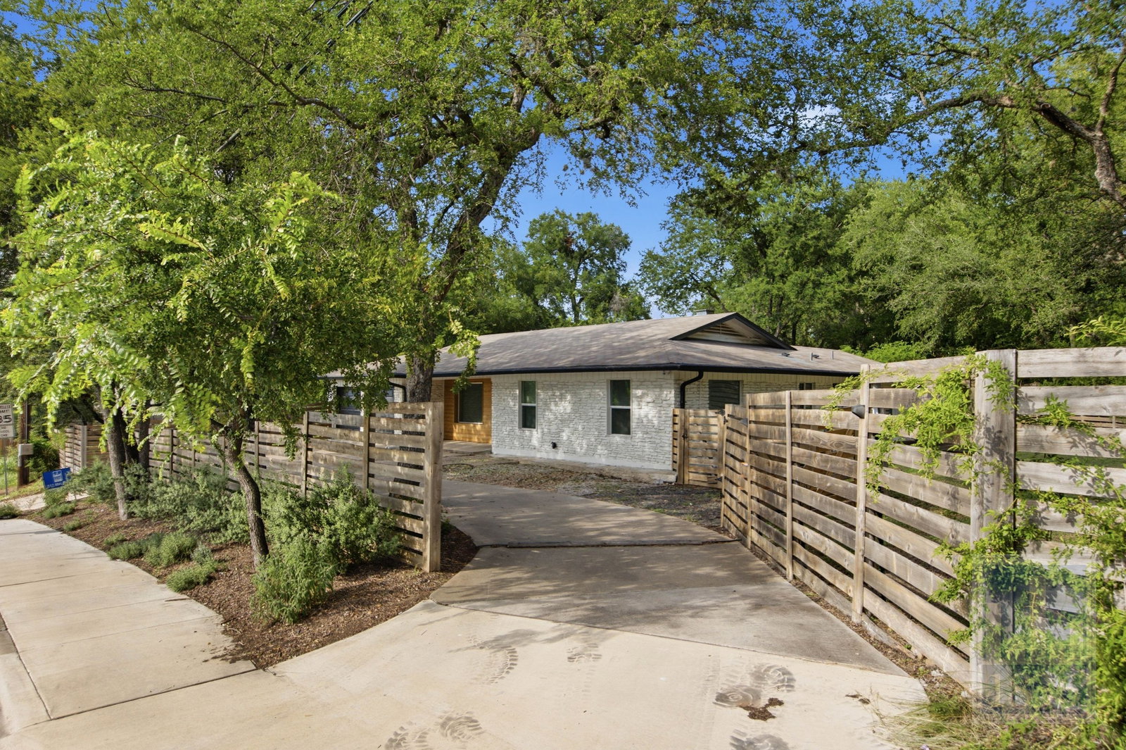 Gallery Image 0
