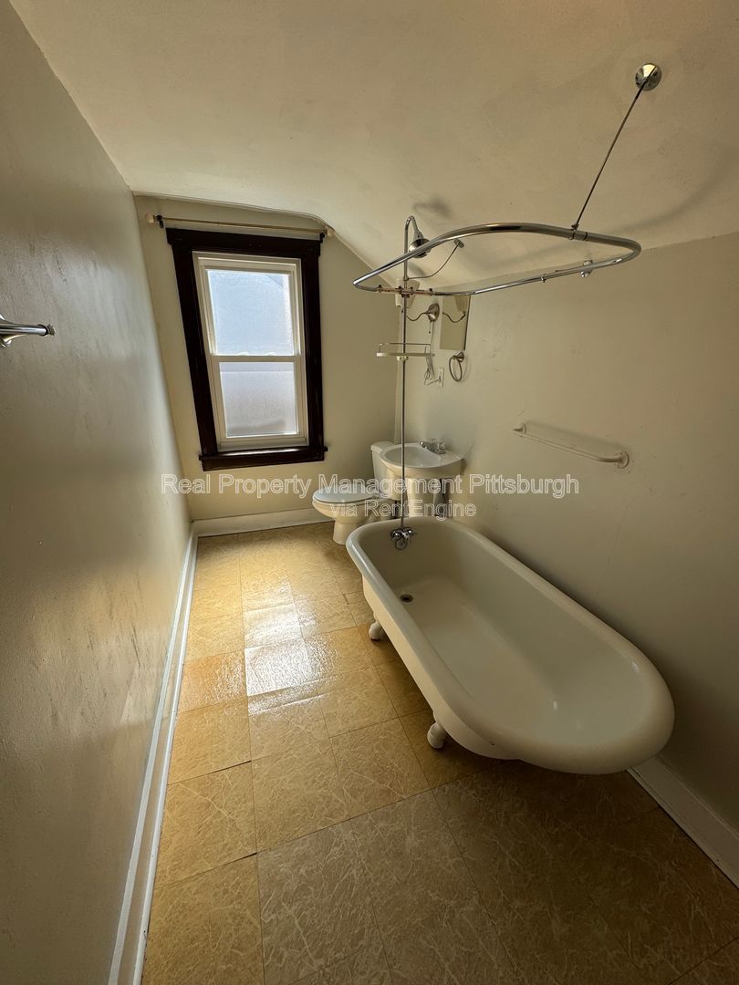 Gallery Image 17