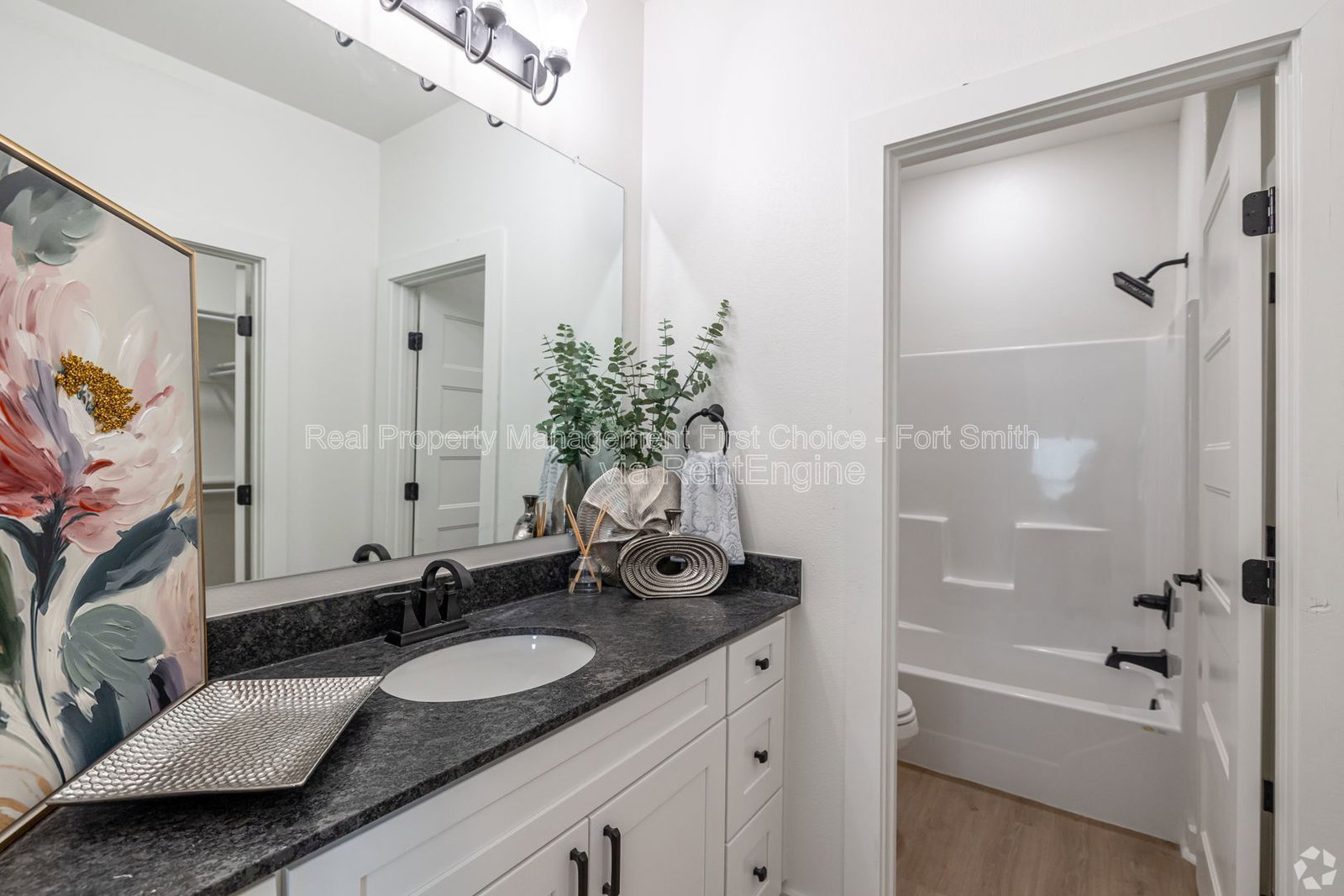 Gallery Image 16