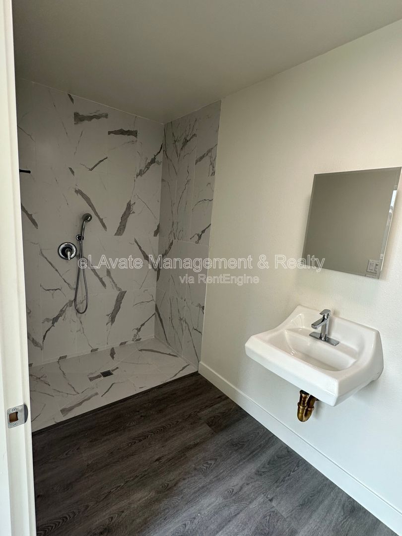 Gallery Image 18