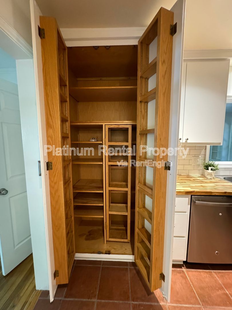 Gallery Image 16