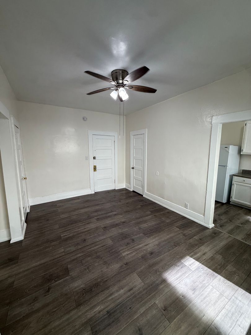 Gallery Image 0