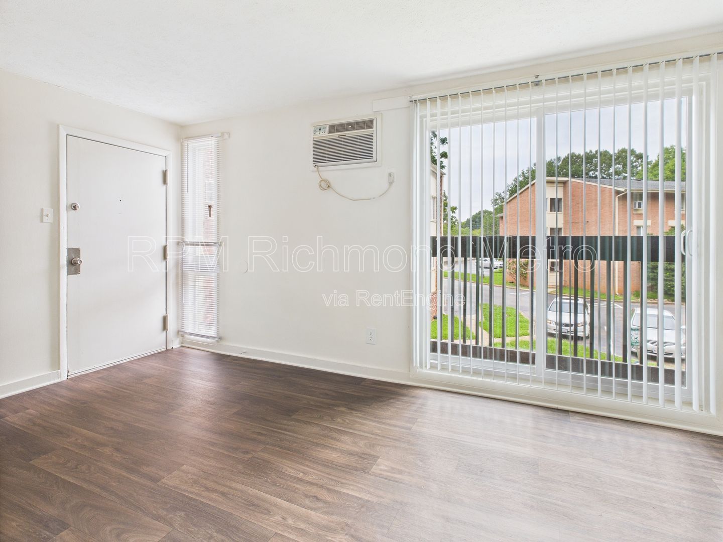 Gallery Image 0
