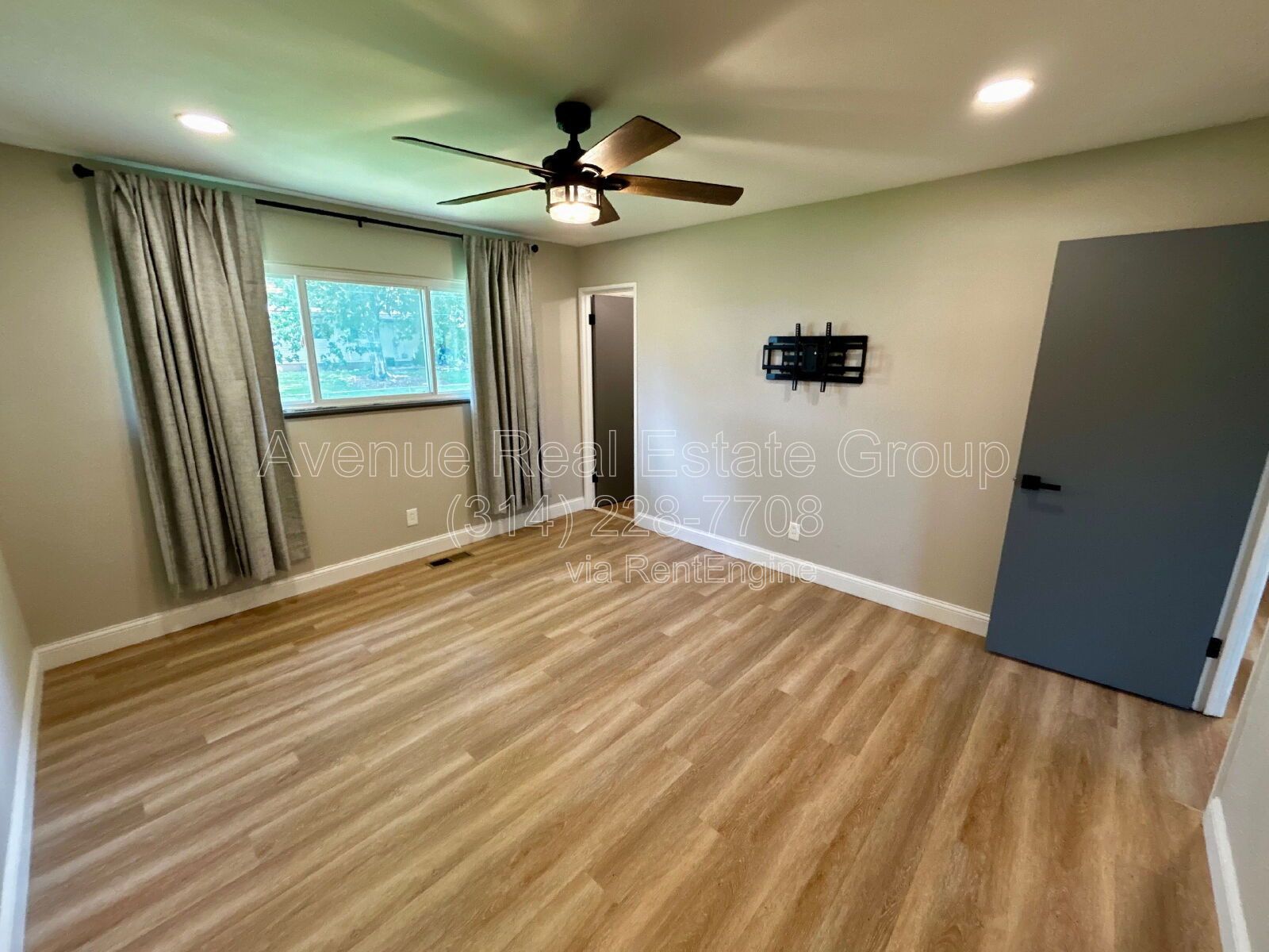 Gallery Image 12