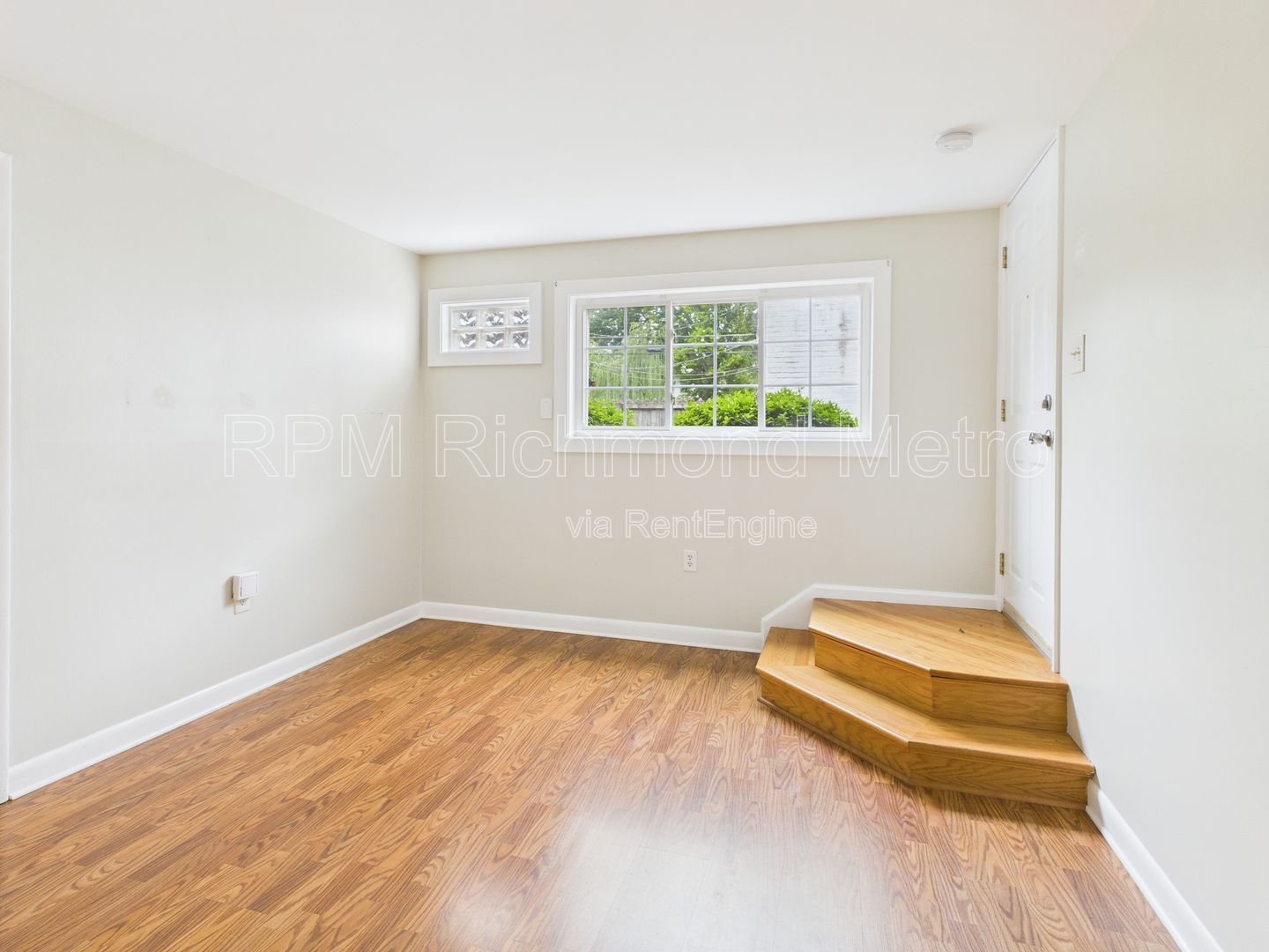 Gallery Image 0